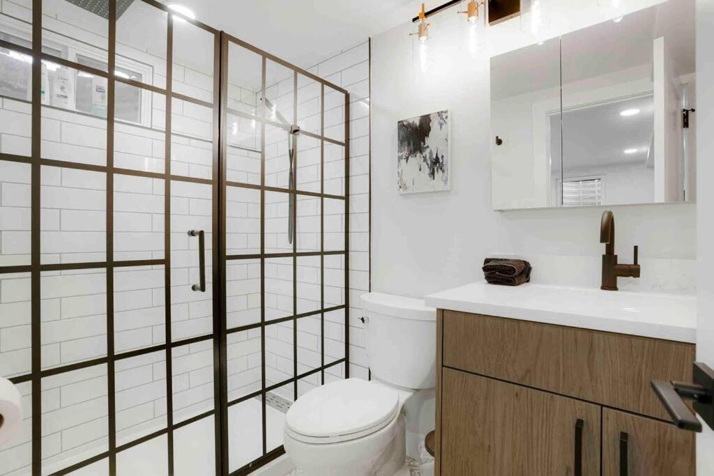 Willa Sleeps 16 - 15 Min/Downtown, 10 Min/Medical Center Aurora Zewnętrze zdjęcie